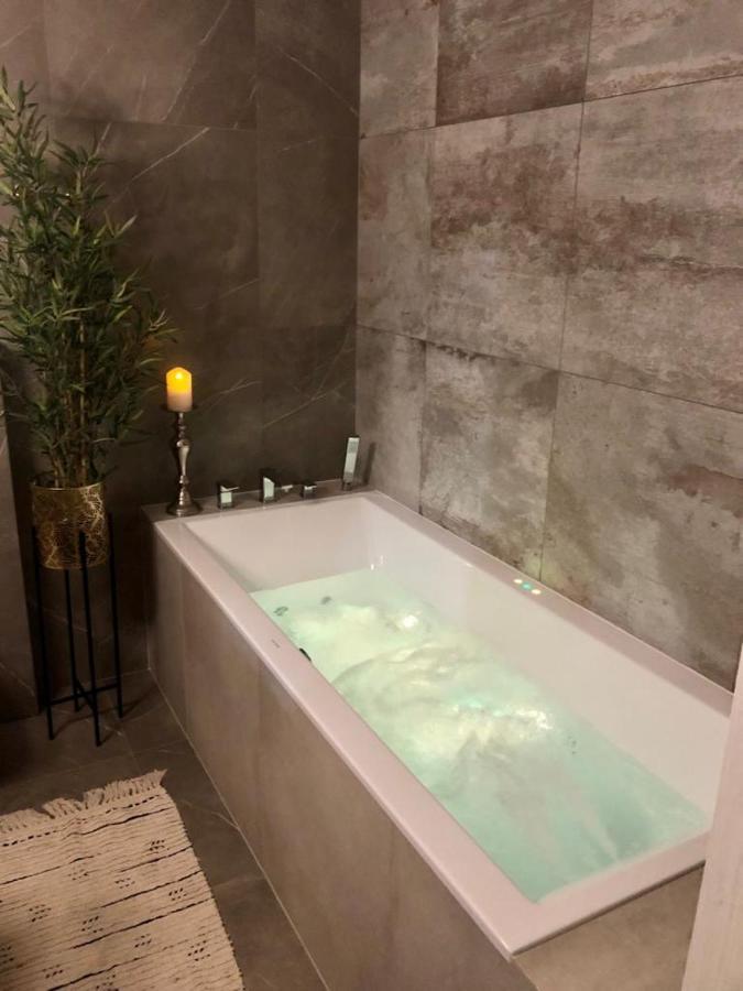 Like Home 2 Sauna,Jacuzzi & Spa Świdnica Esterno foto