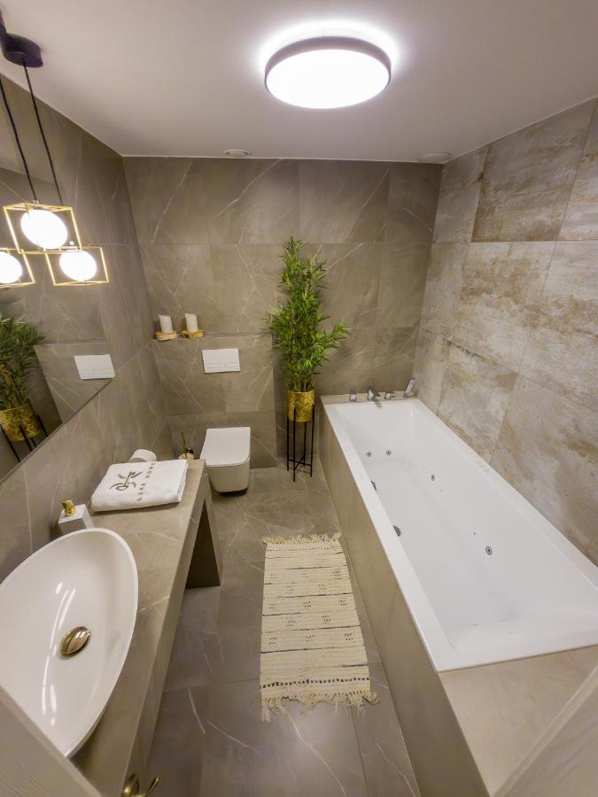 Like Home 2 Sauna,Jacuzzi & Spa Świdnica Esterno foto