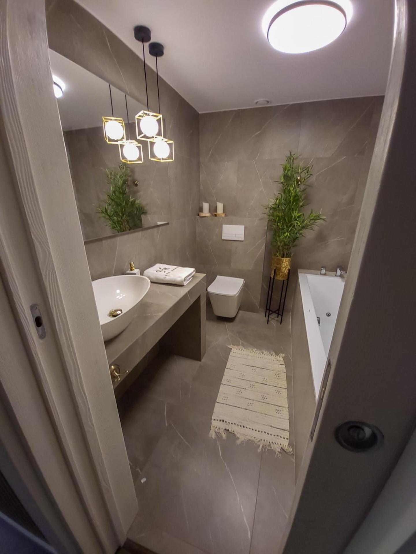 Like Home 2 Sauna,Jacuzzi & Spa Świdnica Esterno foto